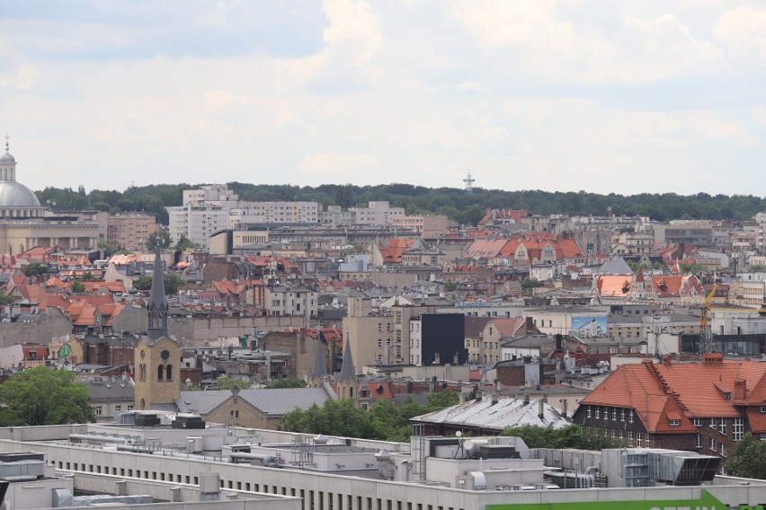 Widok na Katowice z wieży widokowej Muzeum Śląskiego w...