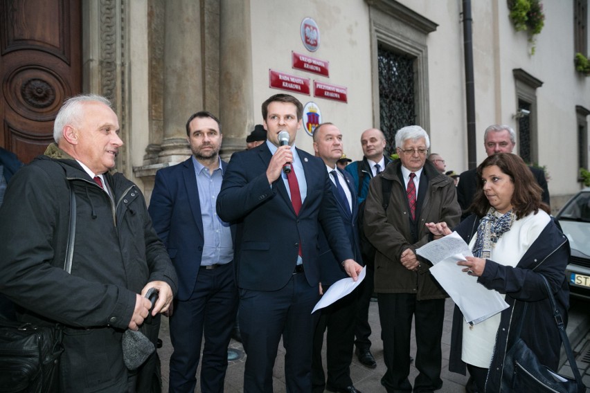 Protest na Placu Wszystkich Świętych