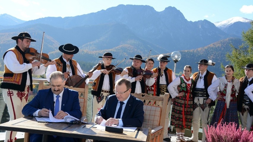 Zakopane: Umowa na organizację sylwestra pod Giewontem oficjalnie podpisana