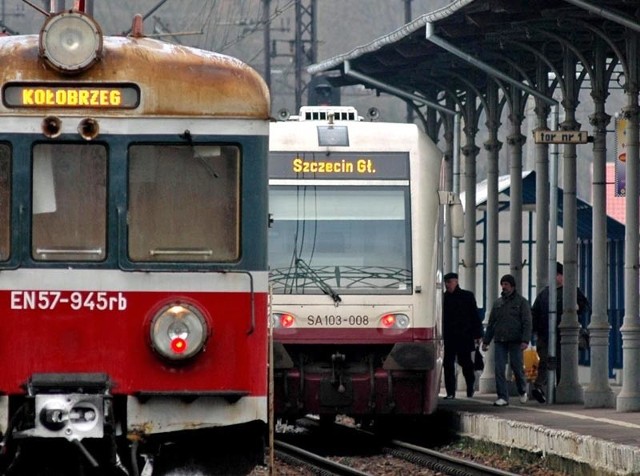 Dworzec w Kołobrzegu. Pociągi jadące do Szczecina nie przekraczają dziś prędkości 100 km/godz., miejscami muszą zwalniać do 30 km/godz. Po modernizacji torowiska będą jeździć 120 km/godz. 