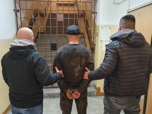 36-latek z powiatu inowrocławskiego odpowie przed sądem, który na wniosek śledczych, zastosował wobec niego 3-miesięczny areszt.