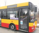Pasażerowie jeżdżą po Olkuszu autobusami z Buchowieckim, Minkiewiczem i Machnickim