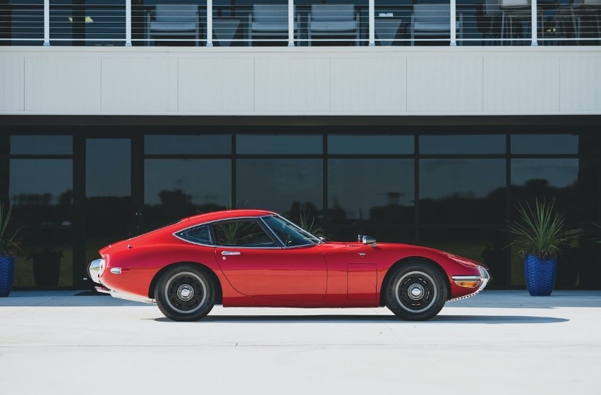 Toyota 2000GT z lat 60. XX wieku należy do wąskiej grupy...