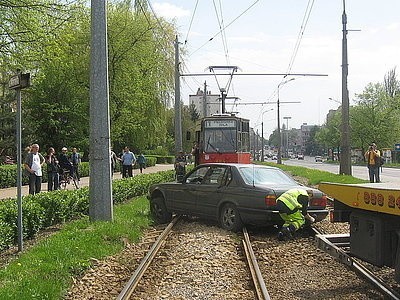 BMW zablokowało tory tramwajowe w Częstochowie