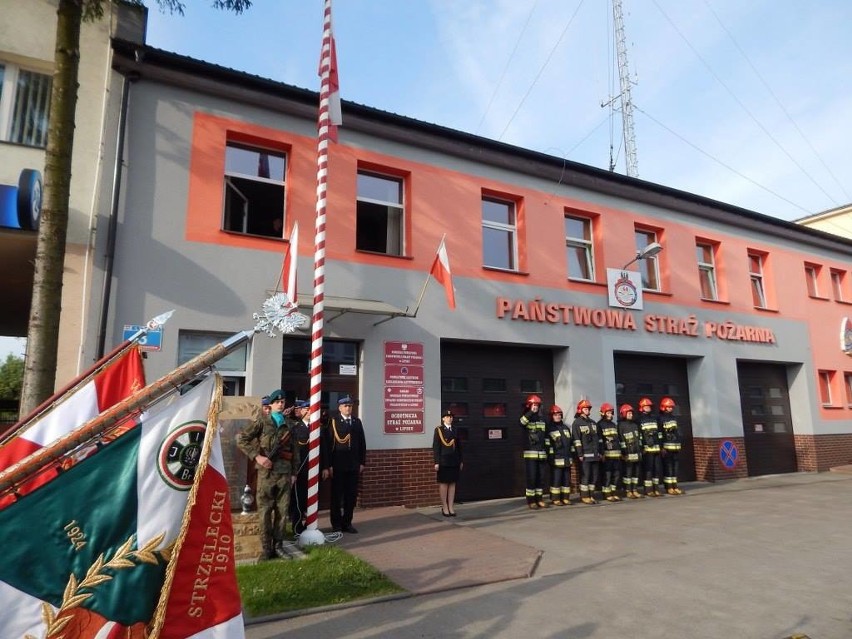 Dzień Flagi 2018 przed komendą straży pożarnej w Lipsku.