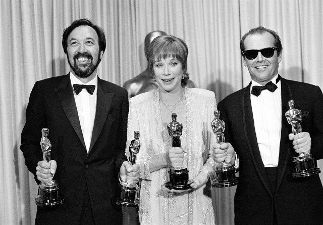 James L. Brooks, Shirley MacLaine i Jack Nicholson z Oscarami za film "Czułe słówka" 1984 r.