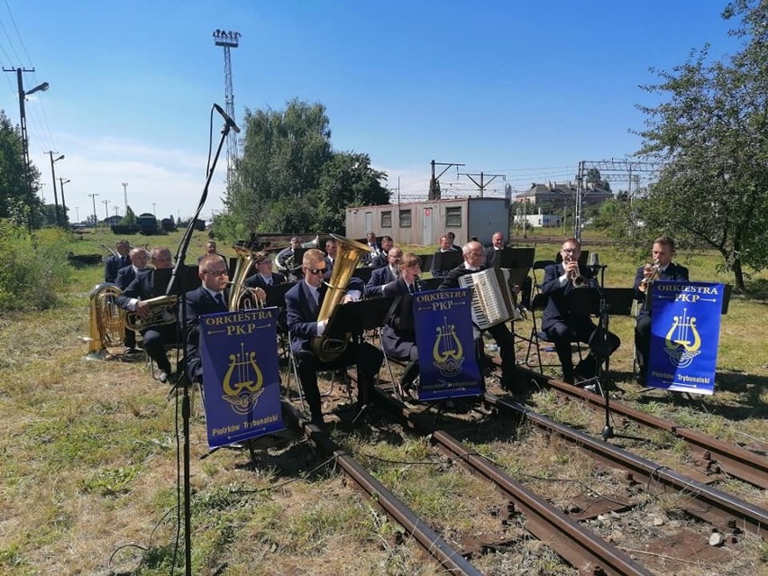 Kolejowa Orkiestra Dęta PKP przygotowała specjalny koncert...