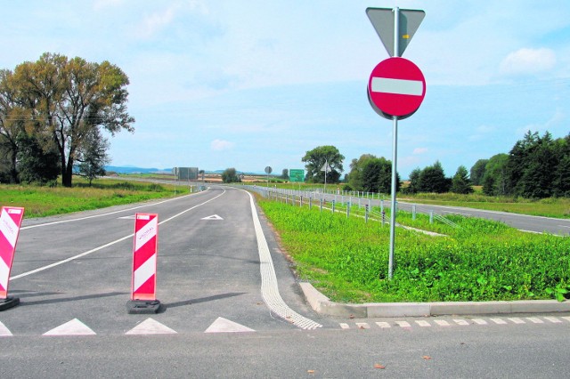 Wjazd na obwodnicę Świdnicy wciąż jest zamknięty, ale kierowcy nową drogą mają pojechać już w piątek po południu