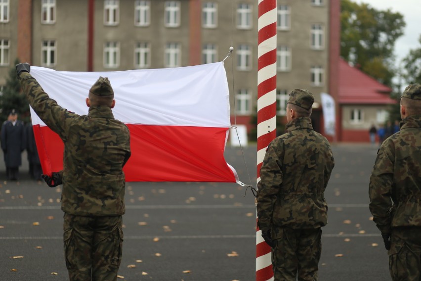 Bytomskie koszary wojskowe otwarte. 34. Śląski Dywizjon...