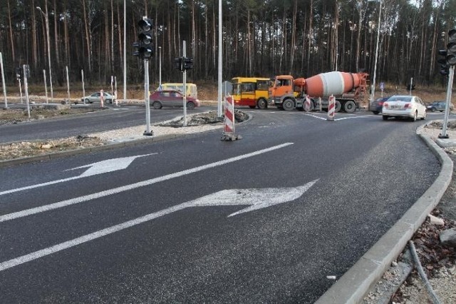 Skrzyżowanie ulicy Ściegiennego i Popiełuszki w Kielcach już otwarte. Na światła trzeba będzie poczekać