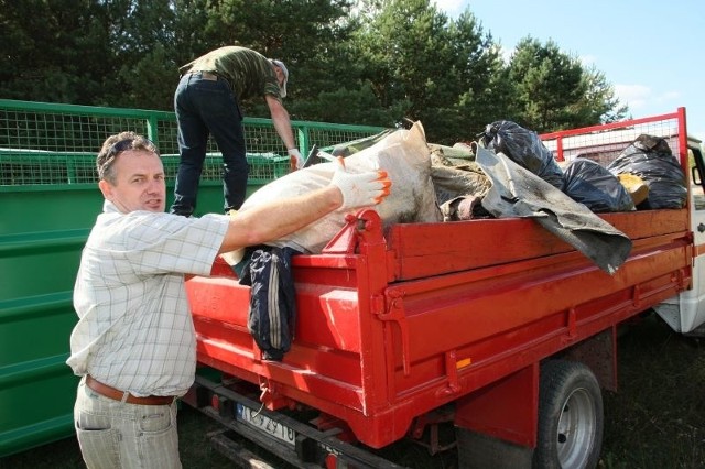 - Dzięki pomocy dzieci zebraliśmy bardzo dużo śmieci - mówi inicjator sprzątania Bogdan Borysiński.