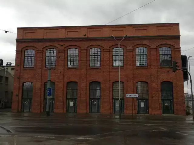 Nowa droga przebije  zabytkowy budynek pofabryczny (na zdjęciu), przetnie Ogrody Geyera i połączy ulice Piotrkowską i Przybyszewskiego w centrum Łodzi.