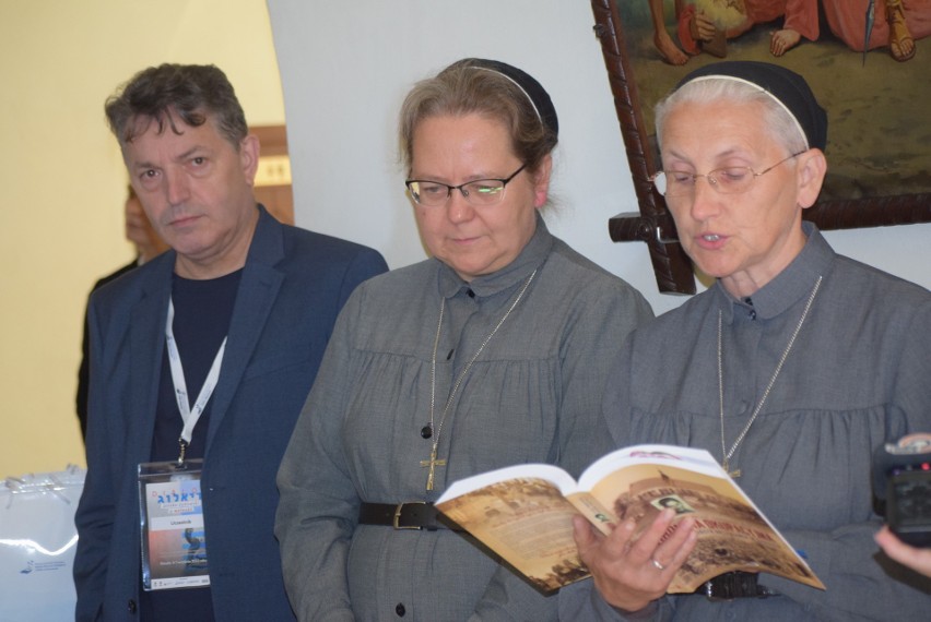Dialog polsko - żydowski. Konferencja naukowa w sieradzkim klasztorze ZDJĘCIA