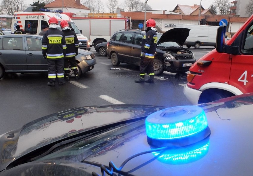 Kierująca na sygnale została przewieziona do chojnickiego...