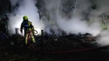 Duży pożar kurnika w pow. toruńskim. 48-latek trafił do szpitala - zdjęcia z akcji