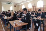 Egzamin Gimnazjalny 2017 - historia i WOS. Co było? [PYTANIA I ODPOWIEDZI]