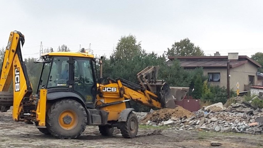 Na działce Arkadiusza Sabata nielegalnie pracował ciężki...