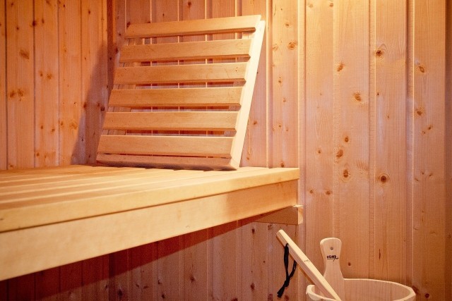 Sauna w mieszkaniu nie dla wszystkich ma sens, jednak takie rozwiązanie w domowym zaciszu to sama przyjemność.