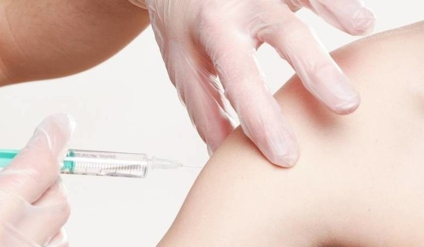 Akcja szczepień przeciw COVID-19 w szpitalach w Chrzanowie i...