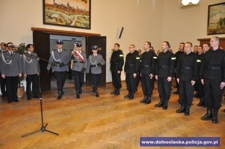 Nowi policjanci złożyli ślubowanie. W tym roku służbę rozpocznie 357 funkcjonariuszy (ZDJĘCIA)