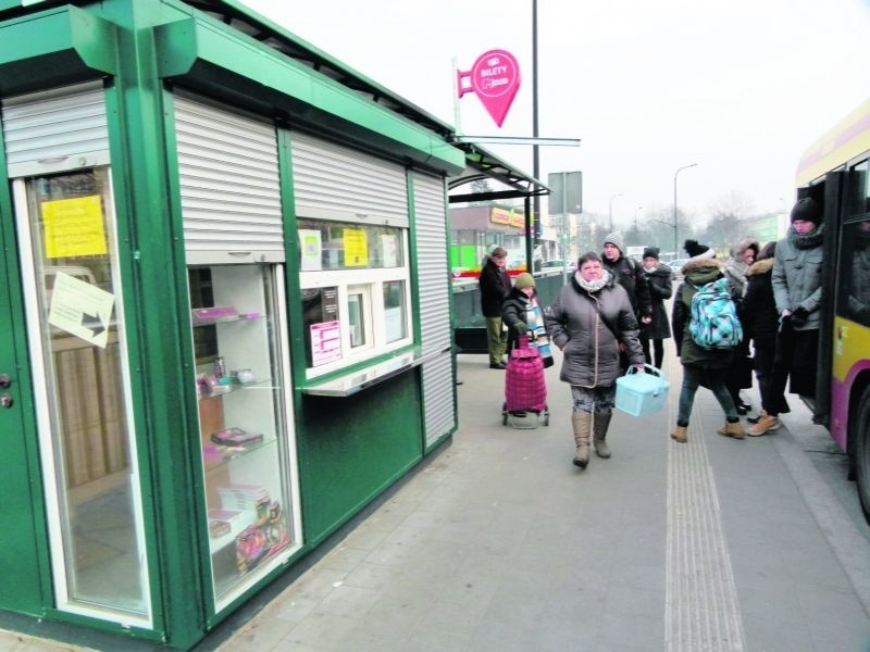 Na herbatę idź do... kiosku! Rozgrzewa zmarzniętych klientów 