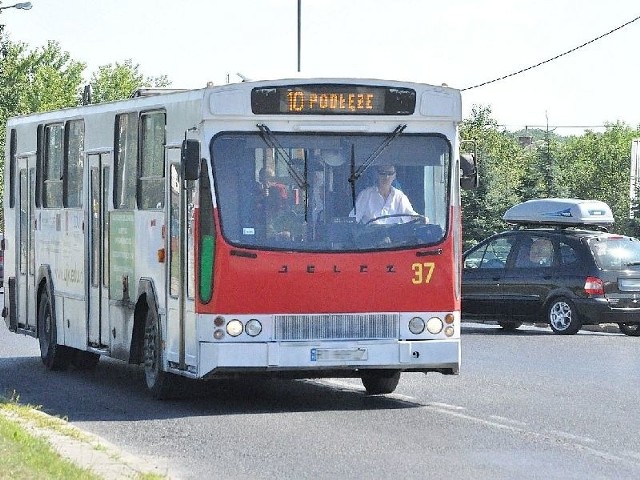 Autobusy Miejskiej Komunikacji Samochodowej w Tarnobrzegu nie posiadają klimatyzacji. W upalne dni jest tam nie do zniesienia.