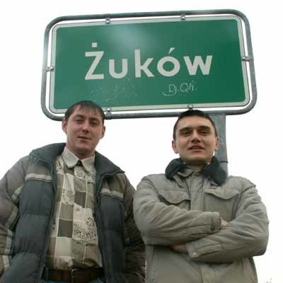 - W tej chwili naszym głównym celem jest założenie sieci internetowej - mówią prezes Wiesław Kopeć (z prawej) i sołtys oraz sekretarz stowarzyszenia Stanisław Maćkiewicz