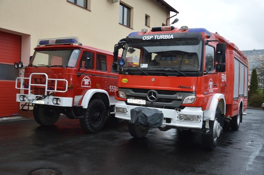 Strażacy ze Stalowej Woli dostali nowy ciężki sprzęt ratowniczo-gaśniczy. Używany przekazali innym. Zobacz zdjęcia