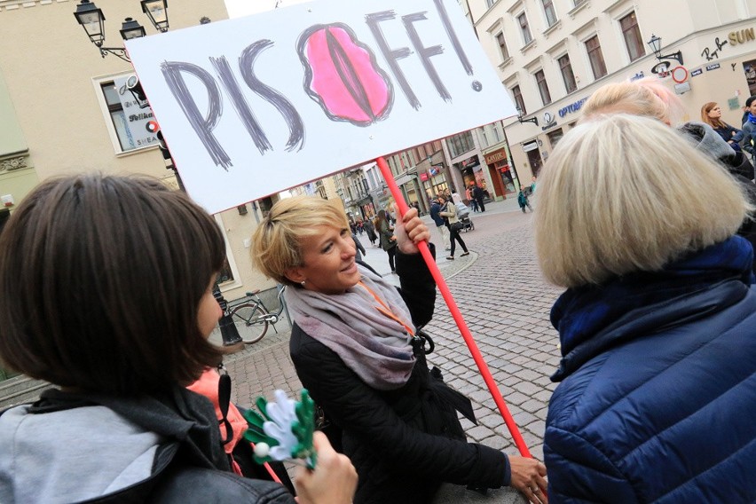 Czarny protest odbył się w rocznicę ubiegłorocznego, który...