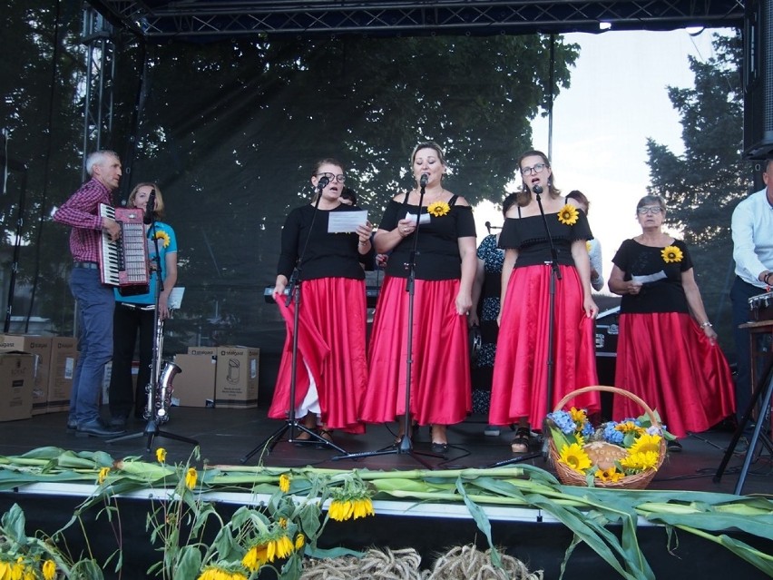 Gminne Dożynki w Liniewie. Rolnicy dziękowali za plony [ZDJĘCIA]