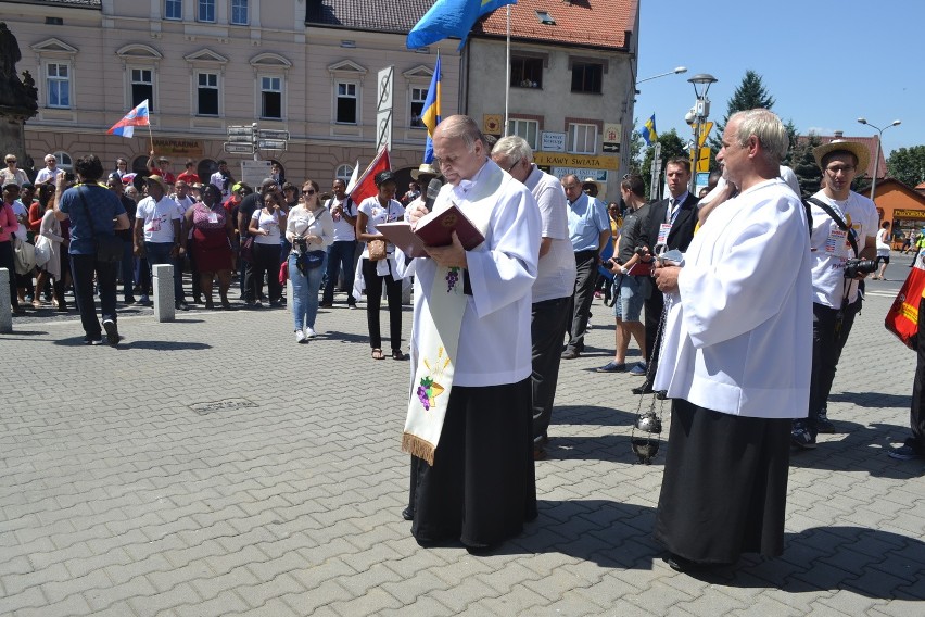 Setki pielgrzymów na ulicach Rybnika