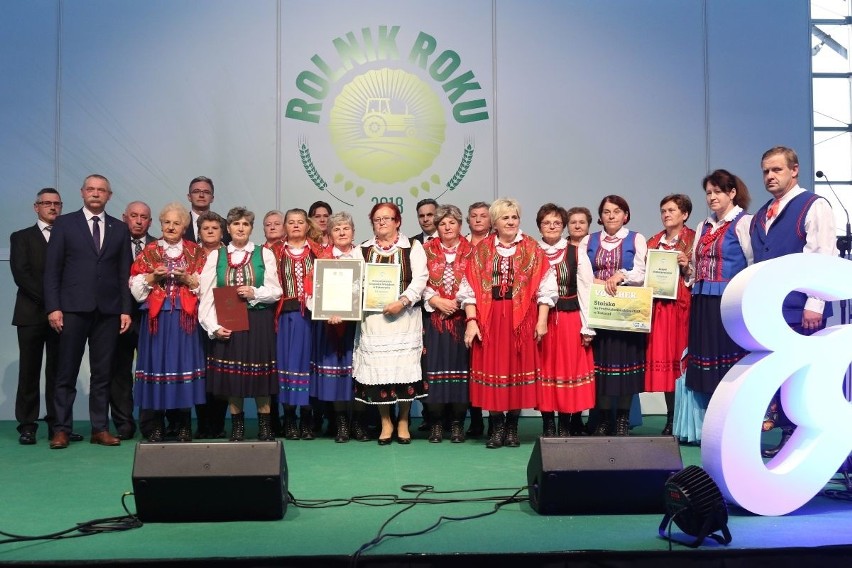 Laureaci z powiatu kieleckiego na gali Rolnik Roku 2018 w Kielcach. Tak odbierali laury i się bawili                                 