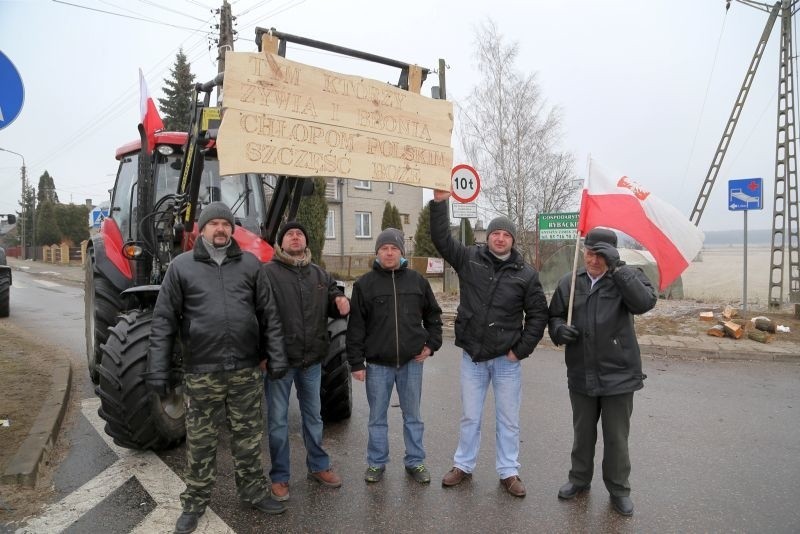 Knyszyn: Protest rolników dobiega końca. Blokada na drodze do Ełku znika (zdjęcia, wideo)