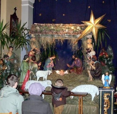 Podczas Świąt Bożego Narodzenia tłumy tarnobrzeżan odwiedzało kościoły i modliło się przy przepięknych szopkach. Na zdjęciu szopka w klasztorze Ojców Dominikanów.