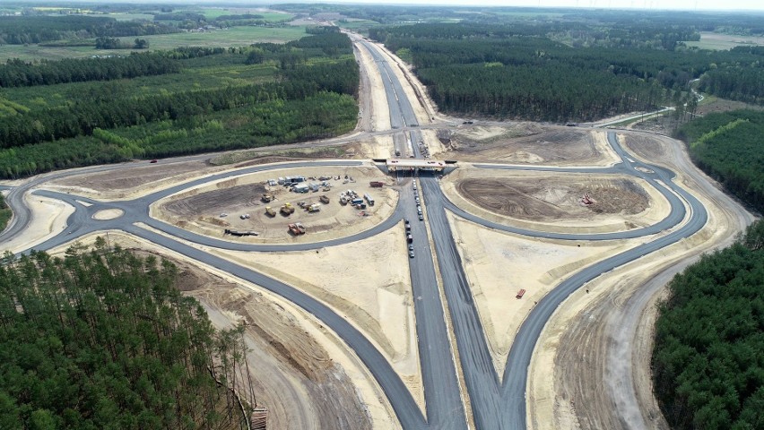 W regionie trwa budowa drogi ekspresowej S11 na odcinku z...