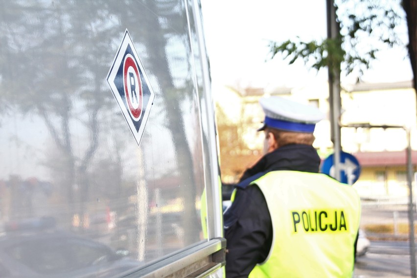 Wypadek tira na A4 przy bramkach na Wrocław. Ogromny korek 