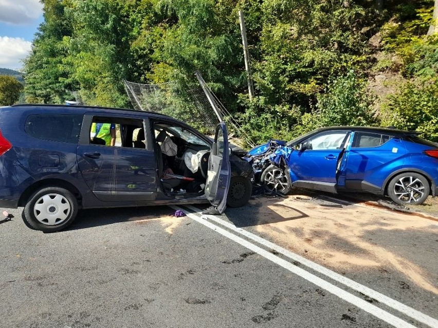 Wypadek z udziałem dwóch samochodów osobowych w Będzieszynie...