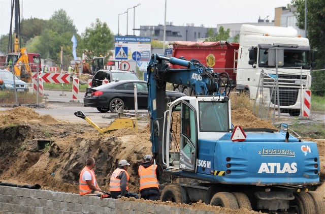 Nowe zmiany w organizacji ruchu mają związek z wielką przebudową drogi krajowej nr 74, która odbywa się obecnie w granicach Zamościa