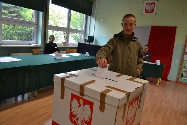 II tura wyborów w Jastrzębiu-Zdroju. W lokalach sporo ludzi [ZDJĘCIA]