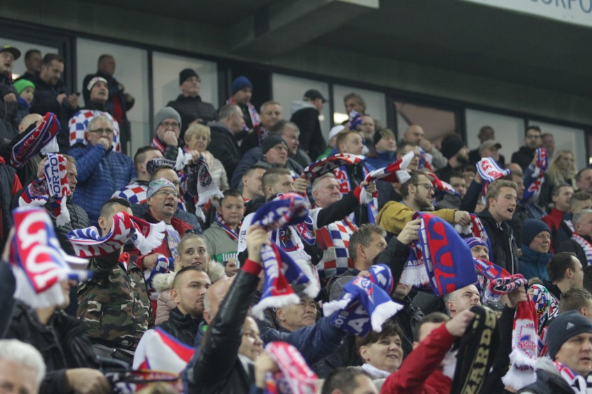 Górnik Zabrze - Śląsk Wrocław. Kibice odśpiewali hymn ZDJĘCIA KIBICÓW