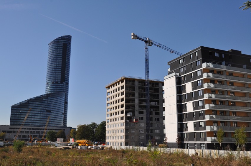 Nowy biurowiec powstaje tuż przy Sky Tower. To Centrum Południowe [WIZUALIZACJE, ZDJĘCIA]