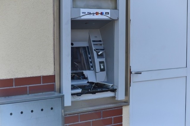 Czermin. Włamanie do bankomatu w Banku Spółdzielczym w Czerminie. Policja ustala straty
