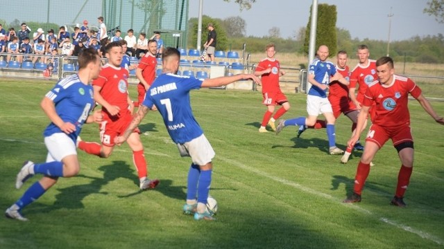 Gracze Drogowca Jedlińsk i LKS Promna.