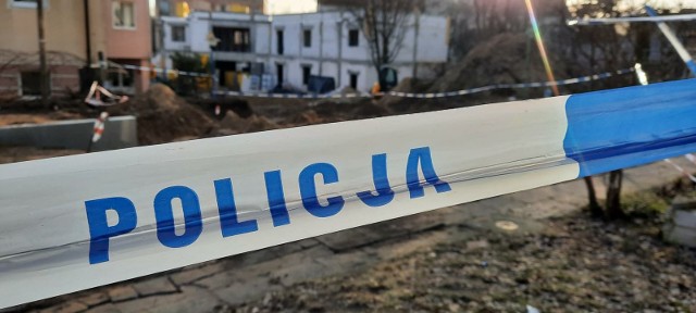 Policjanci z Ostródy zabezpieczyli obiekt, który w poniedziałek rano wylądował w okolicy wsi Miłakowo.
