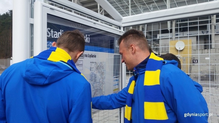 W Gdyni otwarto pierwszy na Pomorzu przystanek autobusowy w kształcie bramki 