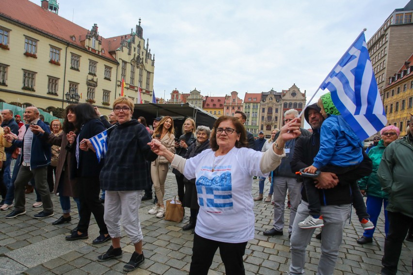 Drugi dzień ,,We are all Greeks''. Wrocławianie bawili się w...