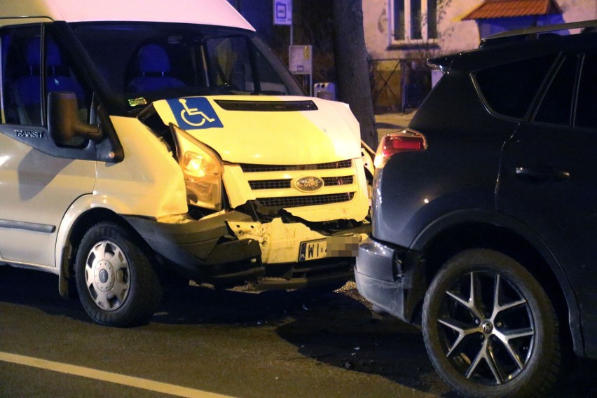 Wypadek dwóch samochodów na Kochanowskiego. Duże utrudnienia w ruchu