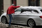 Samochód używany. Jakich aut spada sprzedaż zimą? Co warto sprawdzić przed zakupem?