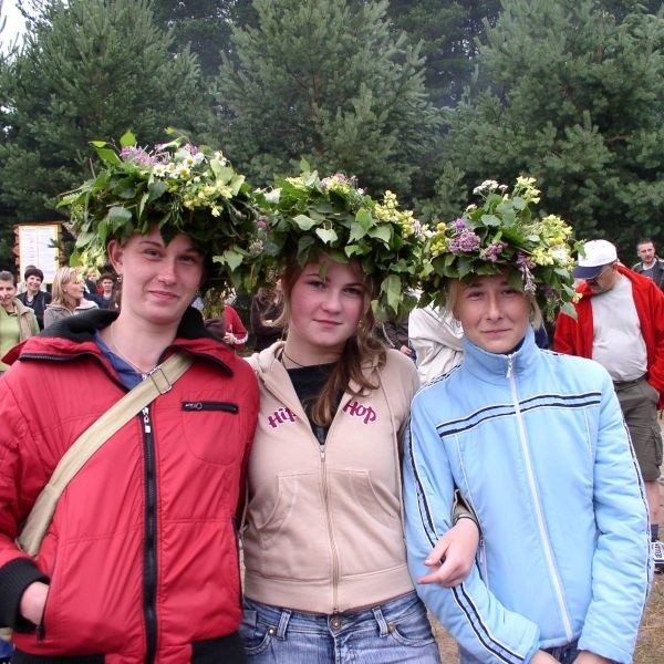 Impreza nawiązuje do starodawnych obchodów świeta &#8222;Nocy Kupaly&#8221;, kiedy to ludy slowianskie obchodzily przesilenie letnie