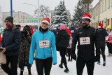 Charytatywna Mikołajkowa Mila w Chorzowie ZDJĘCIA, WYNIKI Impreza na świąteczne paczki dla potrzebujących dzieci